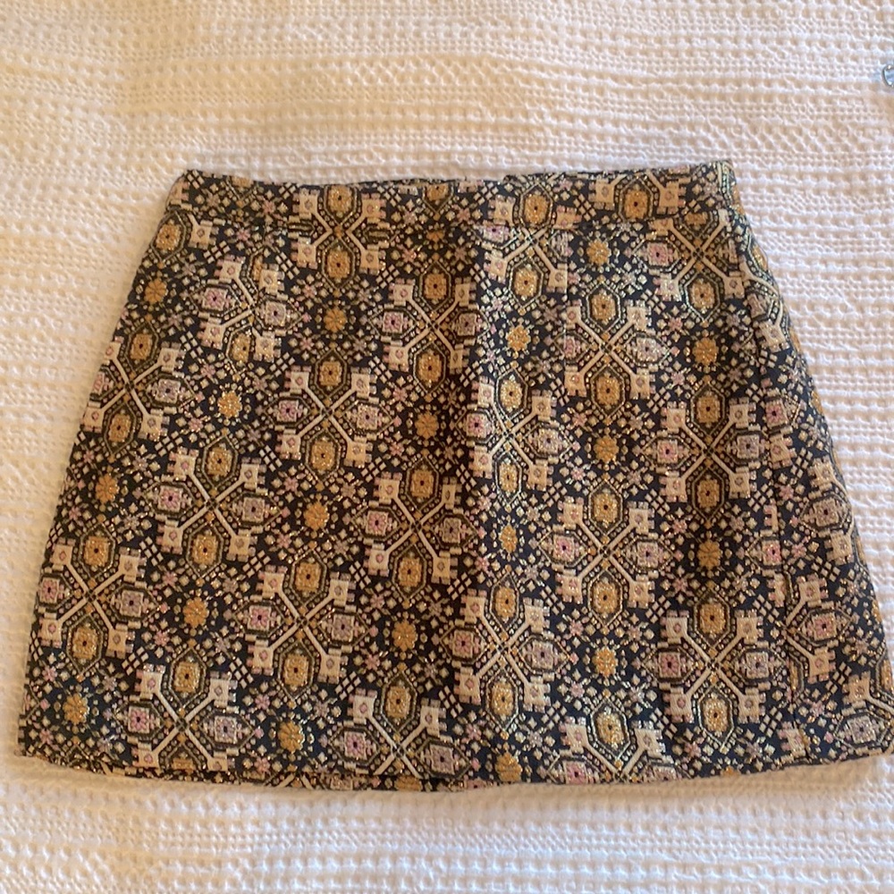 Embroidered Design Mini Skirt